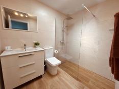 En-suite bathroom with walk-in shower 