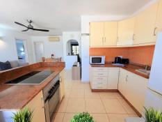 Fully euqipped kitchen with island
