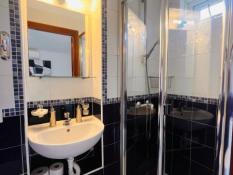 En suite Bathroom